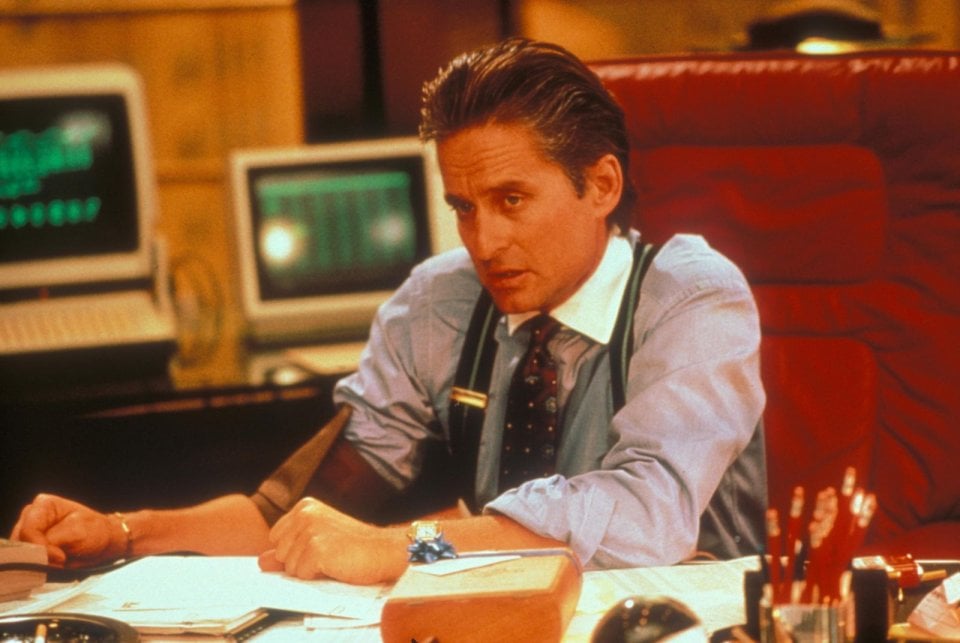 Wall Street: Michael Douglas in una scena del film