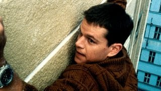 Matt Damon in una scena del film The Bourne Identity