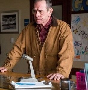 Tommy Lee Jones in una scena del film In the Valley of Elah