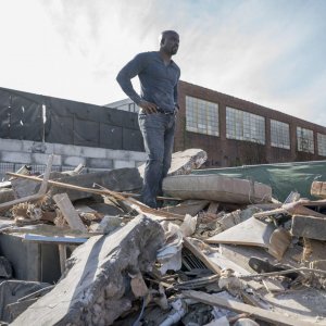 Luke Cage: Mike Colter in una scena