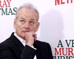Bill Murray serve drink e si scatena al bar di suo figlio: i video! 