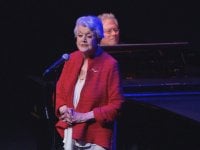 La bella e la bestia: Angela Lansbury canta per i 25 anni del film