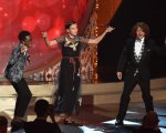 Le star di Stranger Things agli Emmy tra canzoni.. e sandwich