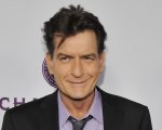 Charlie Sheen sarà protagonista del film Mad Families