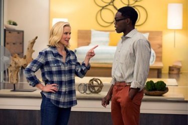 The Good Place: Kristen Bell e William Jackson Harper in una foto del pilot