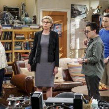 The Big Bang Theory: Kaley Cuoco, Christine Baranski, Johnny Galecki e Jim Parsons in The Conjugal Conjecture