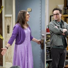 The Big Bang Theory: Mayim Bialik e Johnny Galecki nella prima puntata della decima stagione