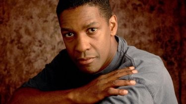 Un bel primo piano di Denzel Washington