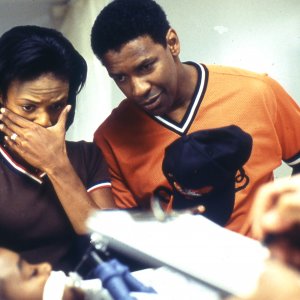 John Q: Denzel Washington in una scena del film