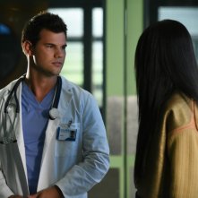 Scream Queens: l'attore Taylor Lautner in Scream Again