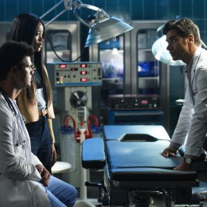 Scream Queens: Taylor Lautner e John Stamos in Scream Again