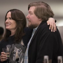 Easy: Elizabeth Reaser e Michael Cernus nel pilot della serie