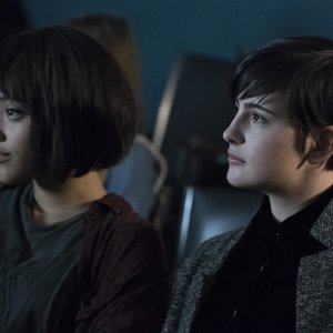 Easy: un'immagine delle attrici Kiersey Clemons e Jacqueline Toboni
