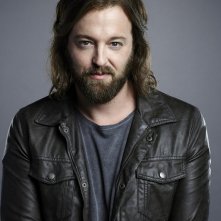 Heartbeat: Joshua Leonard in una foto promozionale della serie