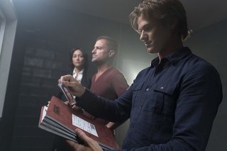 MacGyver: Sandrine Holt, George Eads e Lucas Till in una foto di The Rising