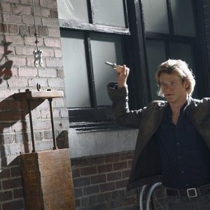 MacGyver: il protagonista Lucas Till in The Rising