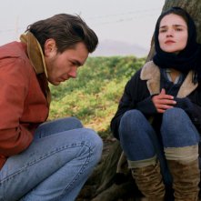 Belli e dannati: River Phoenix e Chiara Caselli in una scena del film