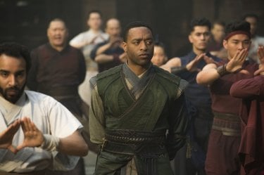 Doctor Strange: l'attore Chiwetel Ejiofor in una foto del film Marvel