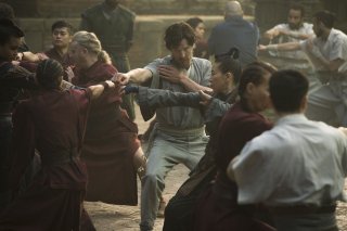 Doctor Strange: Benedict Cumberbatch si allena in una foto del film