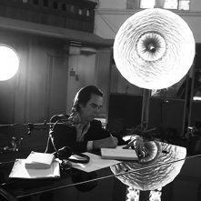 Nick Cave & The Bad Seeds - One More Time With Feeling: Nick Cave in un momento del documentario