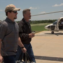 Deepwater Horizon: Mark Wahlberg  e Kurt Russell in una scena del film