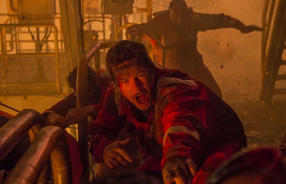 Deepwater Horizon: Mark Wahlberg in una concitata scena del film