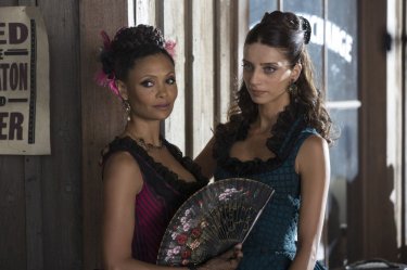 Westworld: Thandie Newton in un'immagine della serie