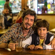 I babysitter: Paolo Ruffini e Davide Pinter in una scena del film