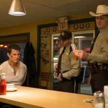 Jack Reacher: Never Go Back - Tom Cruise, Judd Lormand e Jason Douglas in una scena del film