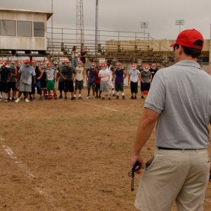 Friday Night Lights: il Coach Taylor con la sua squadra
