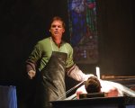 Orrore nel Regno Unito: studente di 20 anni uccide una donna imitando Dexter