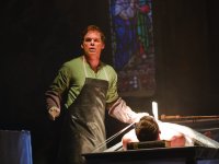 Orrore nel Regno Unito: studente di 20 anni uccide una donna imitando Dexter