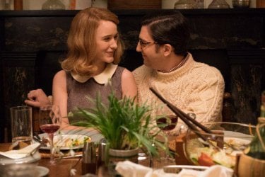 Crisis in Six Scenes: John Magaro e Rachel Brosnahan in un momento della serie