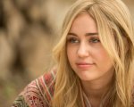 Supergirl: i produttori replicano alle critiche di Miley Cyrus