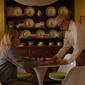 Crisis in Six Scenes: Woody Allen insieme a Miley Cyrus in una scena