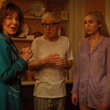 Crisis in Six Scenes: Elaine May, Woody Allen e Miley Cyrus in una scena