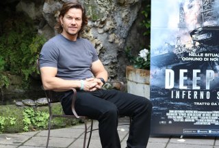 Deepwater: Mark Wahlberg posa seduto al photocall