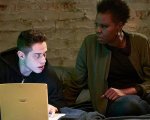SNL ingaggia Mr. Robot per scovare gli hacker di Leslie Jones!