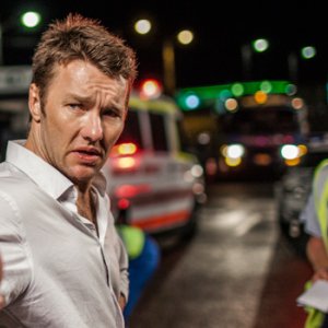 Joel Edgerton in una scena di Felony