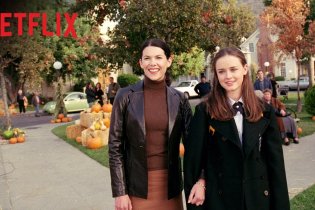 Gilmore Girls - 'We're Back' Featurette
