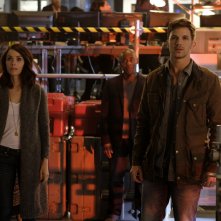 Timeless: un'immagine del pilot con Abigail Spencer e Matt Lanter