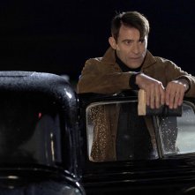 Timeless: Goran Visnjic in una foto del pilot