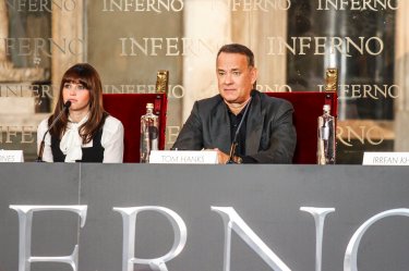 Inferno: Tom Hanks e Felicity Jones durante la conferenza stampa di Firenze