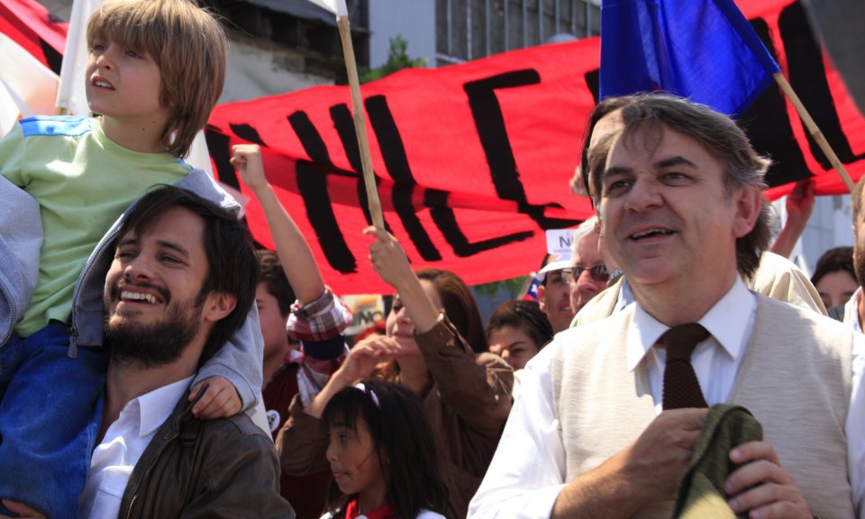 No - I giorni dell'arcobaleno, una scena con Gael Garcia Bernal