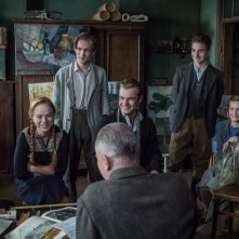 Il ritratto negato: una scena di gruppo del film