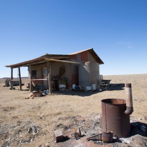 Goldstone - Dove i mondi si scontrano: una scena del film