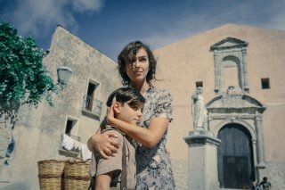 In guerra per amore: Stella Egitto e Samuele Segreto in una scena del film