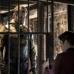 The Flash: Grant Gustin e Matt Letscher nella premiere della stagione 3