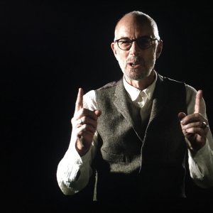 Cinque mondi: Gabriele Salvatores in un'immagine del documentario