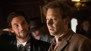 Westworld: un momento dell'episodio Chestnut con Jimmi Simpson